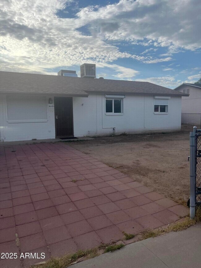 3605 S Cutler Dr in Tempe, AZ - Building Photo - Building Photo