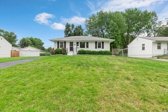 132 Elmdale Ct in Florissant, MO - Building Photo - Building Photo