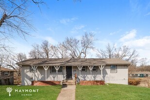 11016 E 51 St S in Kansas City, MO - Building Photo