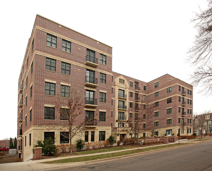 The Aberdeen in St. Paul, MN - Building Photo