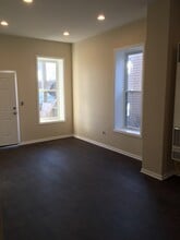 321 W 24th St in Chicago, IL - Building Photo - Building Photo