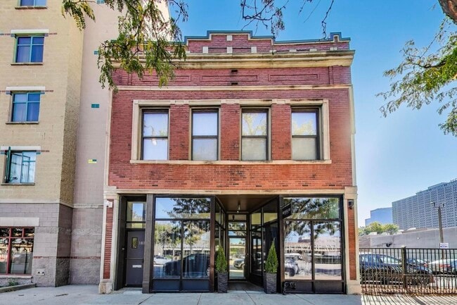 property at 1811 S Wabash Ave