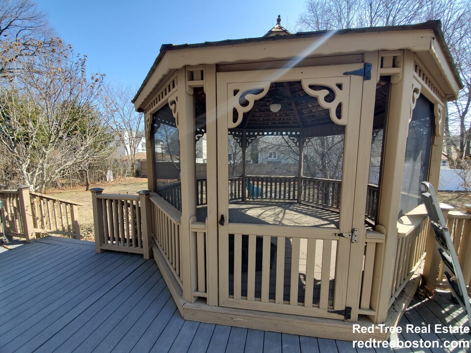 47 Logan Ave, Unit 1 in Medford, MA - Foto de edificio