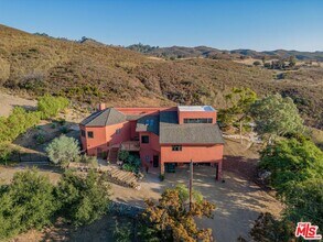 34136 Mulholland Hwy in Malibu, CA - Building Photo - Building Photo