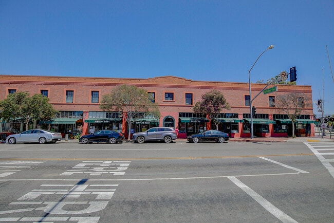 958 Mission St, Unit C in South Pasadena, CA - Building Photo - Building Photo