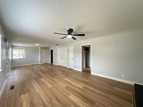 1630 Hughes Cir in West Sacramento, CA - Foto de edificio - Building Photo