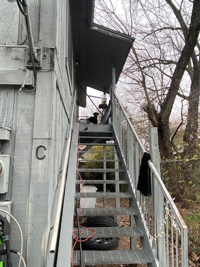 224 Lynn Dr in Bryan, TX - Building Photo - Building Photo