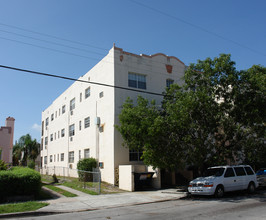 1444 SW 5th St in Miami, FL - Foto de edificio - Building Photo