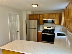 47 Wyman Rd in Dracut, MA - Building Photo - Building Photo