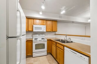 674 N Hydra Pl, Unit B in Post Falls, ID - Building Photo - Building Photo