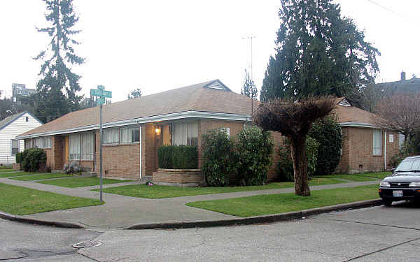 South Seattle Fourplex in Seattle, WA - Foto de edificio - Building Photo