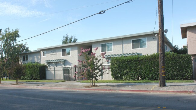 2895 Old Almaden Rd in San Jose, CA - Foto de edificio - Building Photo