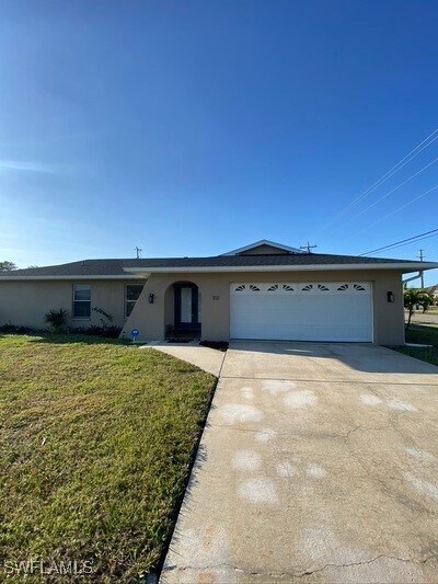 102 SE 43rd Terrace in Cape Coral, FL - Building Photo