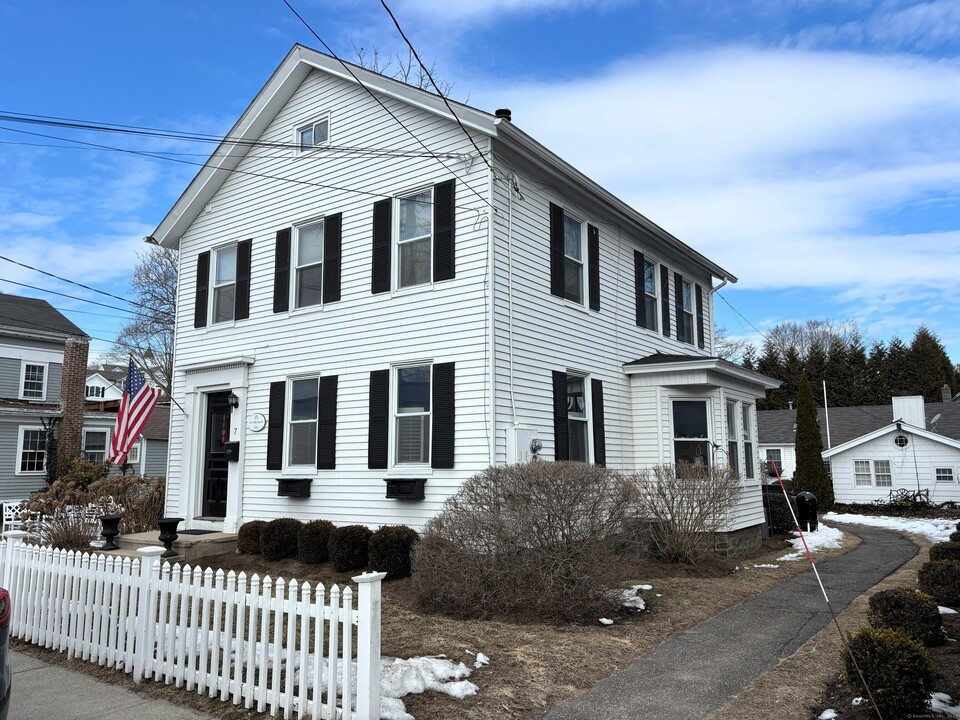 7 Pratt St in Essex, CT - Foto de edificio
