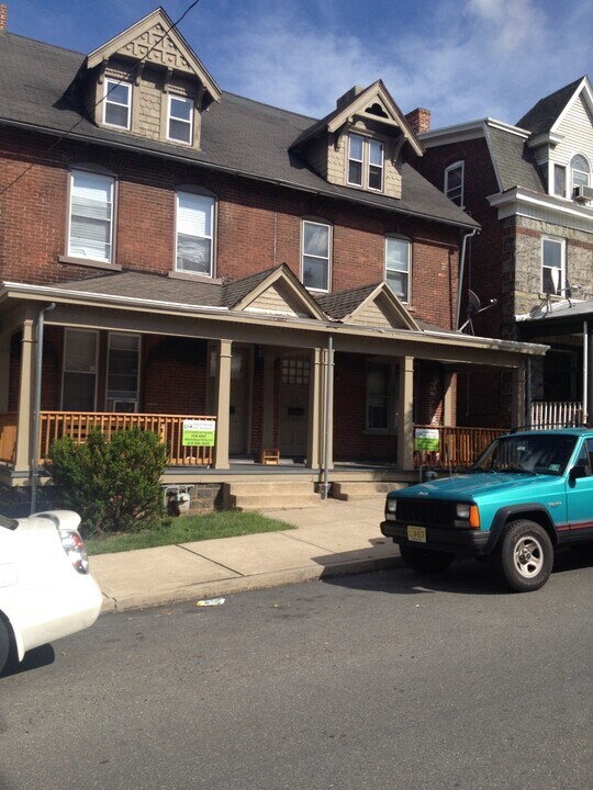 439 Montclair Ave in Bethlehem, PA - Foto de edificio