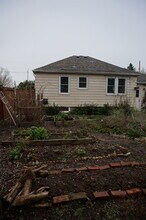 8415 NE Milton St in Portland, OR - Building Photo - Building Photo