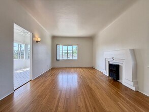 2001 Linda Rosa Ct in Pasadena, CA - Building Photo - Building Photo