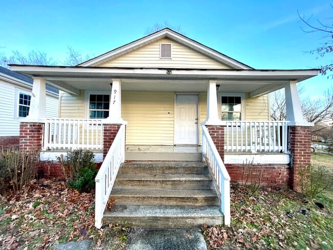917 Reid St in Greensboro, NC - Foto de edificio - Building Photo