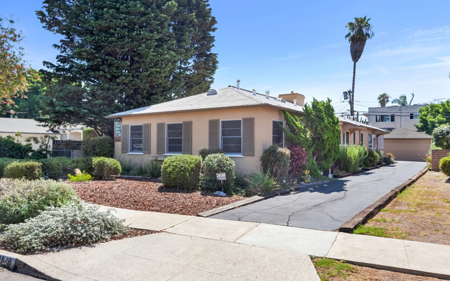 11846 Atlantic Ave in Los Angeles, CA - Building Photo - Building Photo