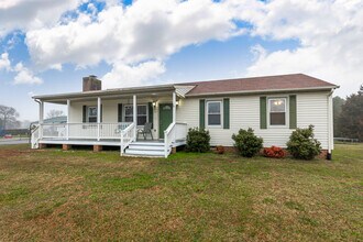 3012 Fielding Rd in South Chesterfield, VA - Building Photo - Building Photo