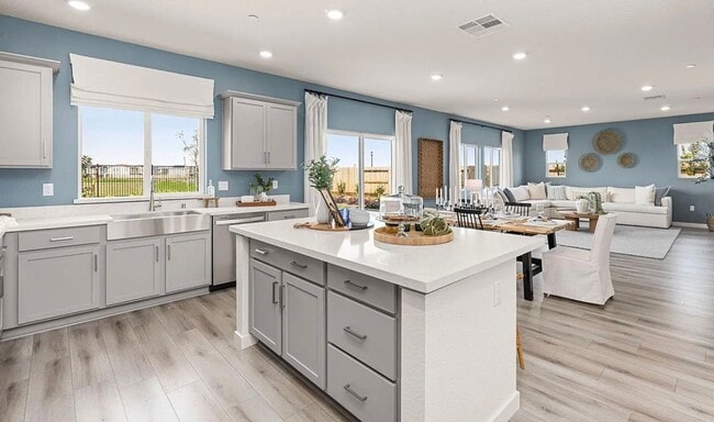 7016 Vail Rnch Rd in Roseville, CA - Building Photo - Building Photo