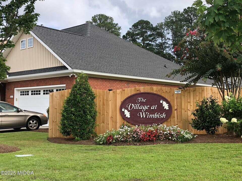 111 Village in Macon, GA - Building Photo