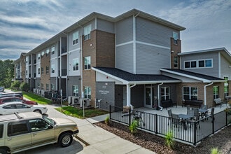 Spring Creek Senior Living in Pleasant Hill, IA - Building Photo - Building Photo