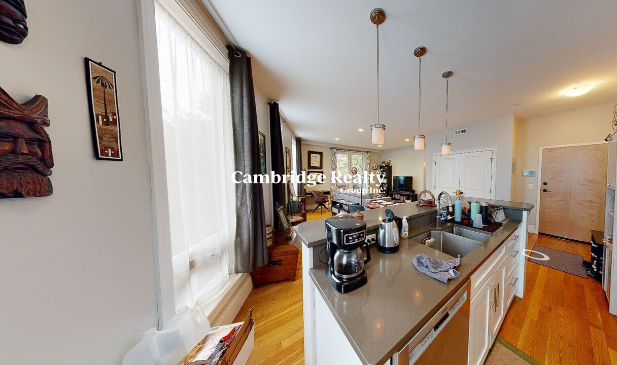 168 Hampshire St, Unit 3A in Cambridge, MA - Building Photo