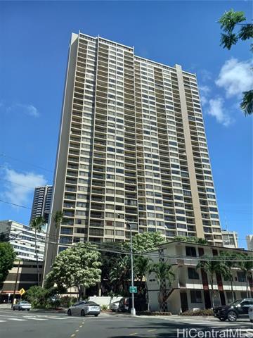 445 Seaside Ave in Honolulu, HI - Building Photo