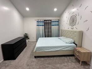 403 Harvest Ln in Monmouth Junction, NJ - Building Photo - Building Photo