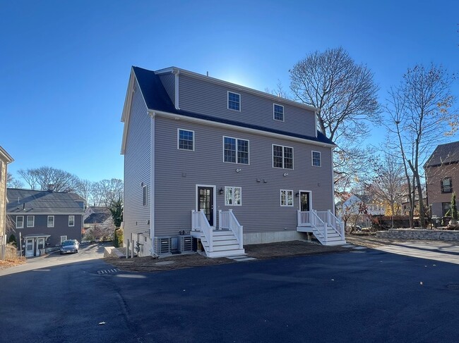 17 Belknap St, Unit 17 in Dedham, MA - Building Photo - Building Photo