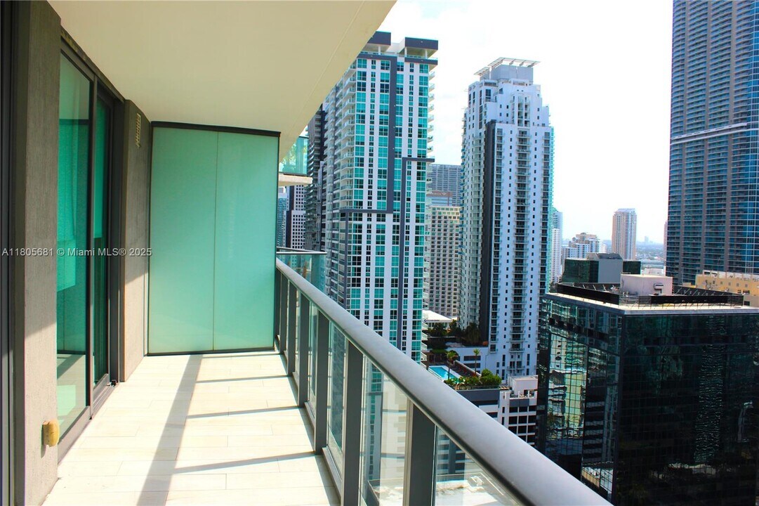 1300 S Miami Ave, Unit 2603 in Miami, FL - Building Photo