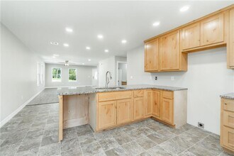 807 Jesse James Rd in Pineville, MO - Building Photo - Building Photo