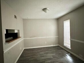 2067 Goldbrier Ln in Memphis, TN - Foto de edificio - Building Photo