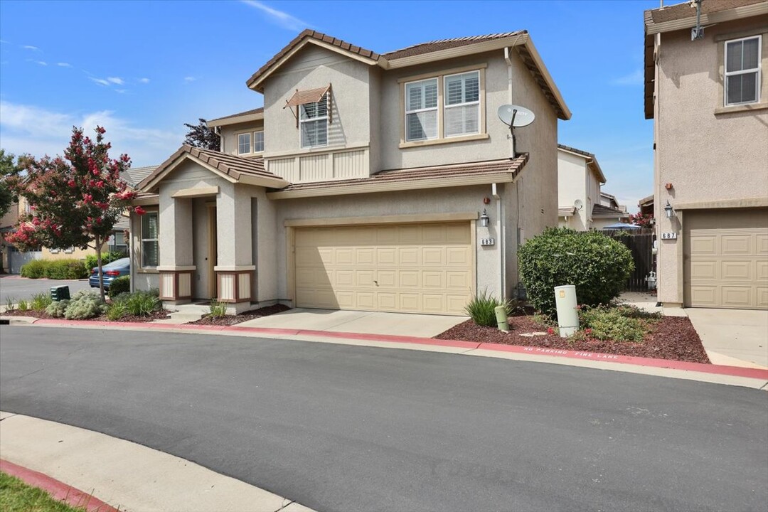 683 Courtyards Loop in Lincoln, CA - Building Photo