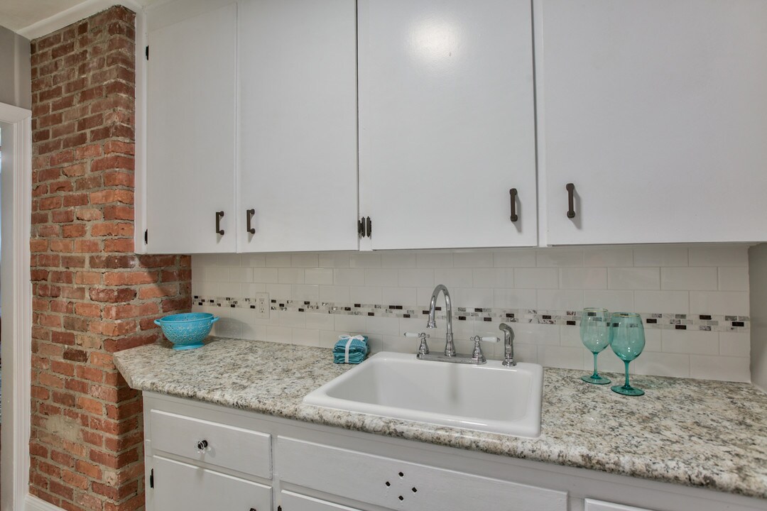 910 Hillcrest Apartments in Tallahassee, FL - Building Photo