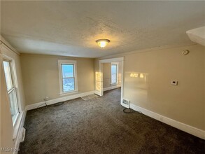 2157 10th St SW in Akron, OH - Building Photo - Building Photo
