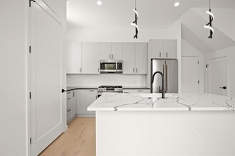 1714 Woodland Ave in Austin, TX - Building Photo - Building Photo
