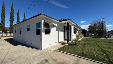 16744 Athol St in Fontana, CA - Building Photo - Building Photo