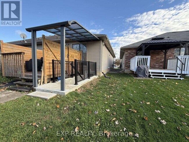 25 Mohawk St in Brantford, ON - Building Photo - Building Photo