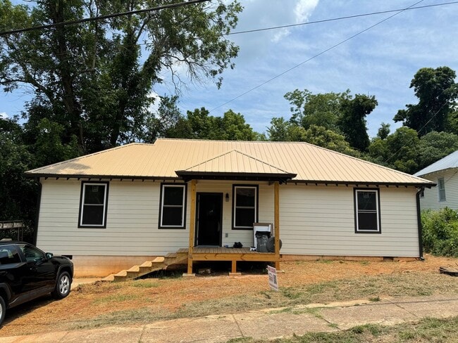 property at 1253 E Broad St
