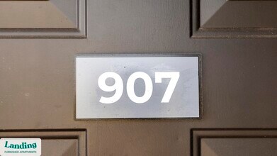 100 Crossing Blvd, Unit 710 in Mcdonough, GA - Foto de edificio - Building Photo