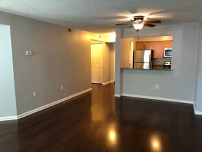 10101 Grosvenor Pl in Rockville, MD - Building Photo - Building Photo