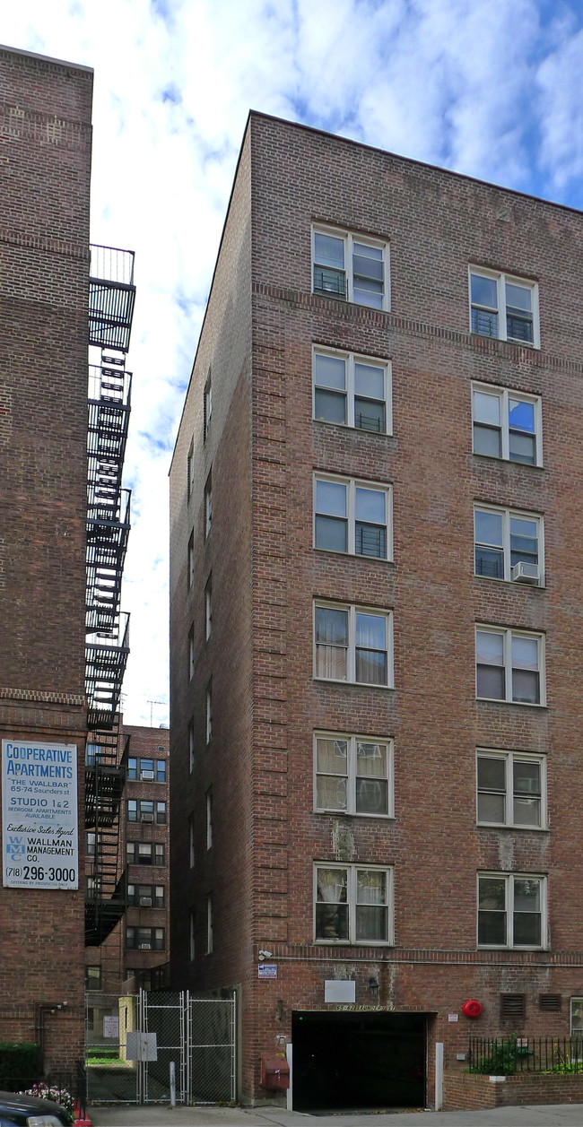 65-62 Saunders St in Flushing, NY - Building Photo - Building Photo