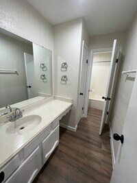 711 Leicester Ln photo'