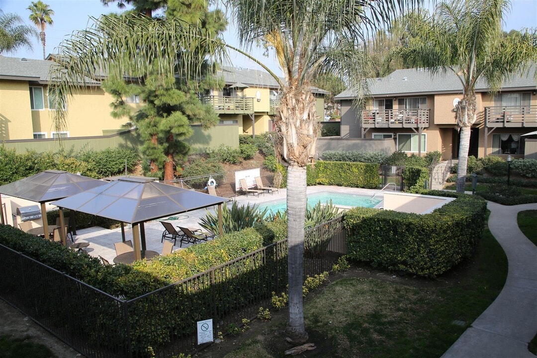 1410 W Lambert Rd, Unit 200 in La Habra, CA - Building Photo