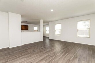 10706 Hunters Pond in San Antonio, TX - Building Photo - Building Photo