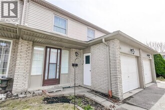 3400 Rhonda Valley in Mississauga, ON - Building Photo - Building Photo