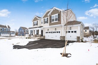 7088 Gorden Dr in Dublin, OH - Foto de edificio - Building Photo