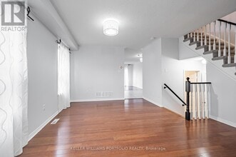 7160 Waldorf Way in Mississauga, ON - Building Photo - Building Photo